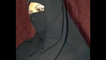 Haleema al-Beydoun, a sexy Muslim girl, on webcam