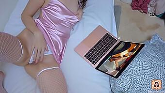 Sexy Girl Enjoys Watching Porn And Gets Off