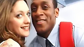 Vintage Britse Babe Geniet Van Interraciale Anale Seks In Retro-Stijl