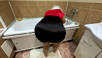 O Desejo Do Enteado É Realizado Quando A Madrasta Oferece Sua Bunda Apertada Para Prazer Anal.