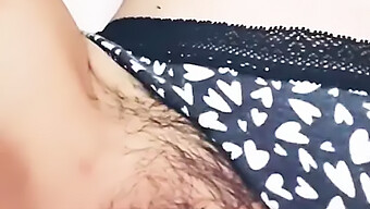 Video Pov Seorang Wanita Amatur Yang Menggosok Dirinya Hingga Mencapai Orgasme