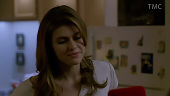 Alexandra Daddario'Nun True Detective'In Ilk Bölümündeki Sıcak Sahneleri