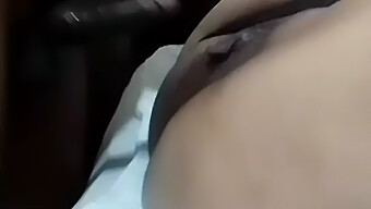 Wanita Yang Lebih Tua Menikmati Pertemuan Yang Penuh Gairah Dengan Pasangan Yang Berpenis Besar.