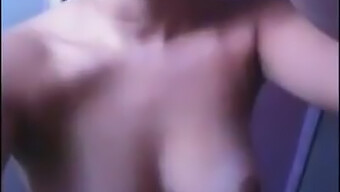 Peruvian Amateur Teen Sends Tits Via Whatsapp