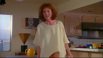 Julianne Moore'S Sensual 60fps Video For Those Who Love The Bottomless Look