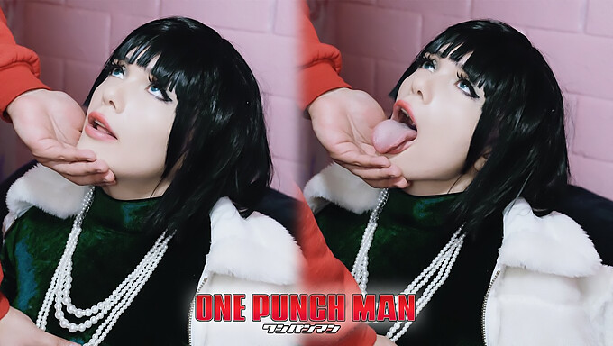 La folle chevauchée de Fubuki Cosplay en tant qu'esclave sexuel riche dans One Punch Man