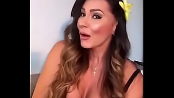 Colombian Bombshell Esperanza Gomez Announces Her Retirement From The Adult Industry