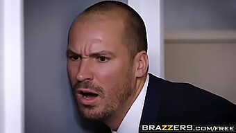 Brazzers představuje: Masivní prsa na pracovišti s Lennox Luxe a Sean Lawless